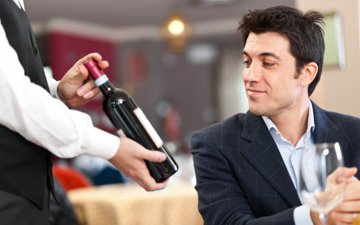 Aktive Weinempfehlung führt zu Mehrumsatz